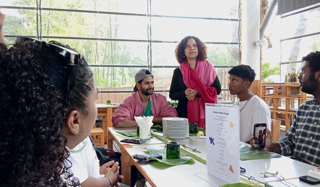 Laurence Tibère, directrice de la recherche de l'IRD, remerciant l'IFM pour sa collaboration à la réalisation de cet atelier culinaire et anthropologique. 